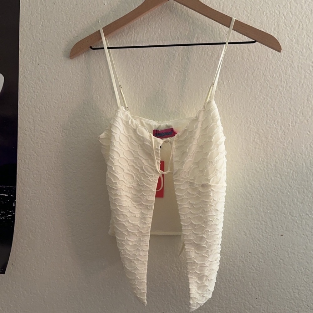 Edikted Alessia Tie Front Ruffled Top - Picture 2 of 4